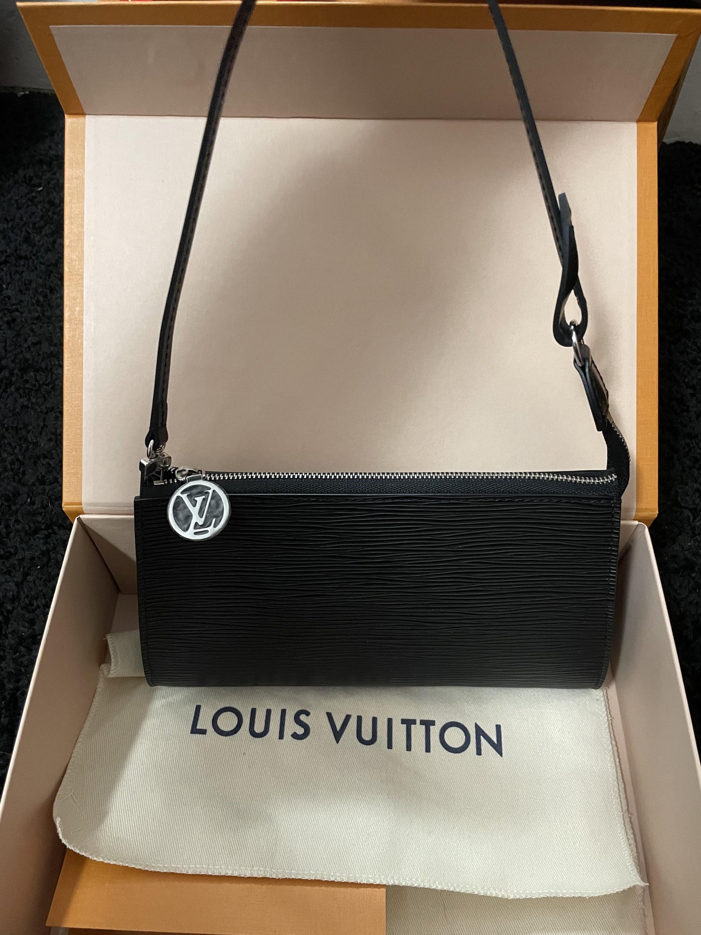 LV