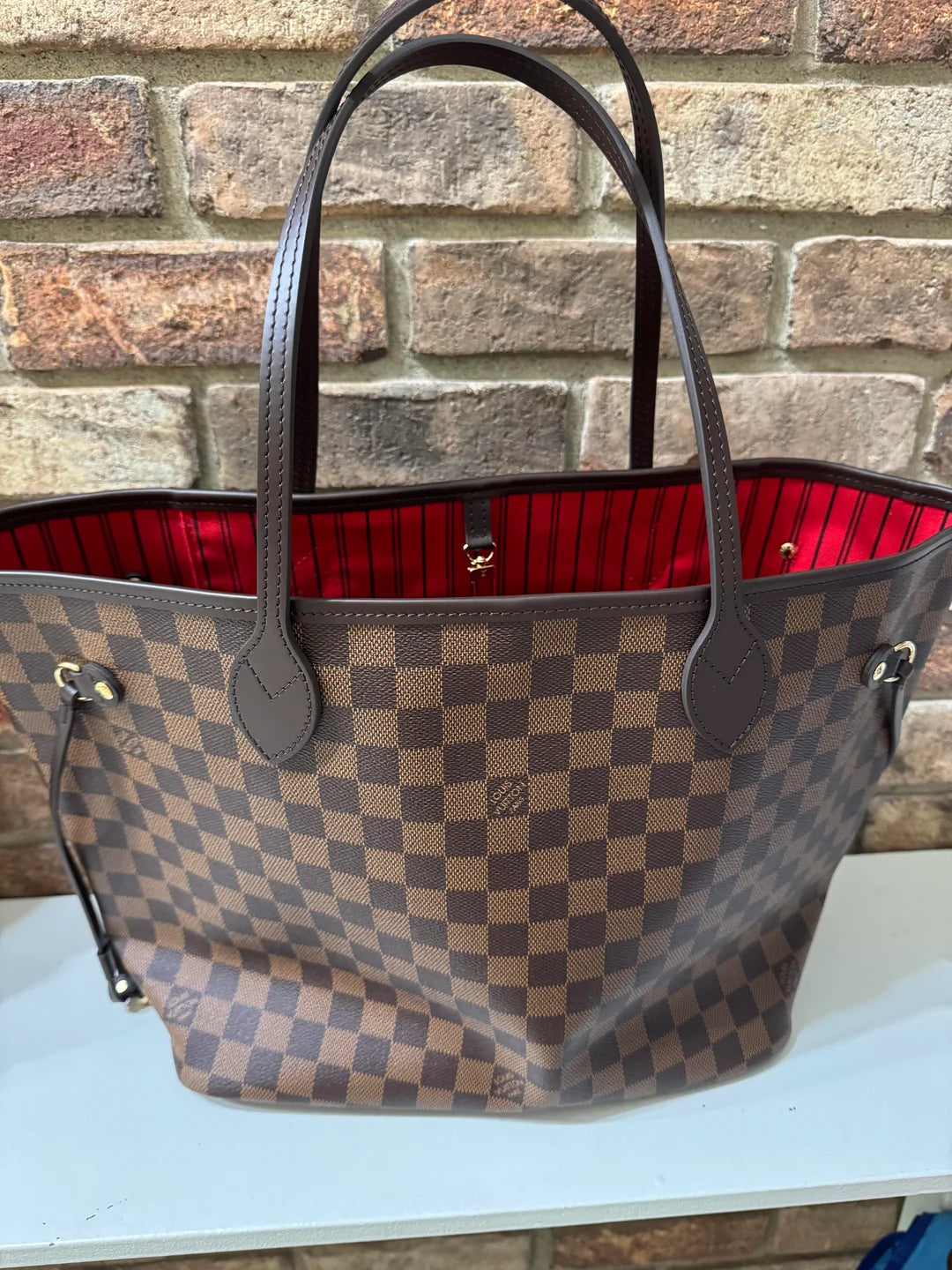 LV
