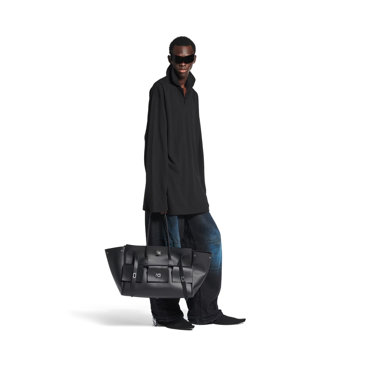 Balenciaga Bel Air Medium Carry All Bag in Black