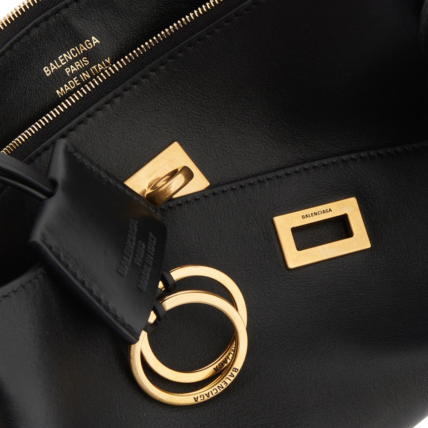 Balenciaga Rodeo Sling Pochette in Black
