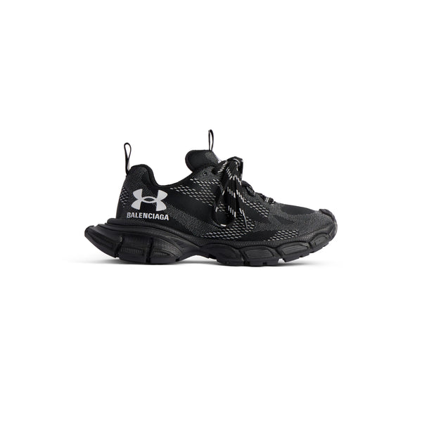 Women's 3XL Knit Sneaker in Black/White